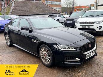 Jaguar XE D R-SPORT