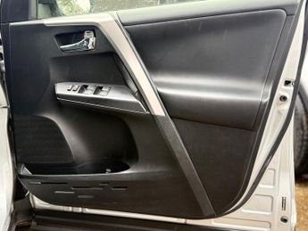 Toyota RAV4 2.0 V-Matic Excel SUV 5dr Petrol CVT 4WD Euro 6 (s/s) (151 ps)