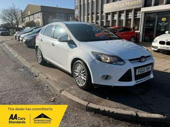 Ford Focus 1.0T EcoBoost Zetec Euro 5 (s/s) 5dr