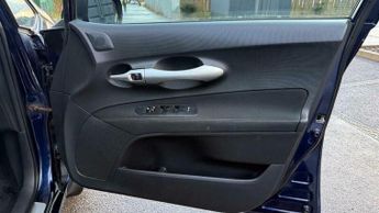 Toyota Auris 1.8 VVT-h T4 CVT Euro 5 (s/s) 5dr