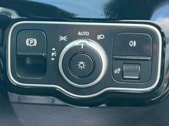 Mercedes-Benz A Class 1.3 A250e 15.6kWh AMG Line (Premium 2) 8G-DCT Euro 6 (s/s) 4dr