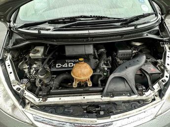Toyota Previa 2.0 D-4D T Spirit 5dr (7 Seats)