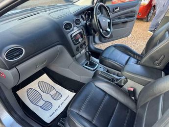 Ford Focus 1.6 Titanium 5dr