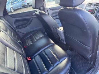Ford Focus 1.6 Titanium 5dr