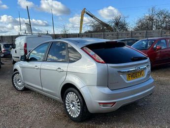 Ford Focus 1.6 Titanium 5dr
