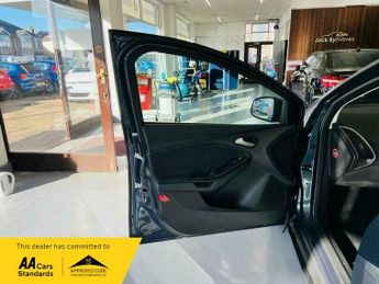 Ford Focus 1.6 Zetec Powershift Euro 5 5dr
