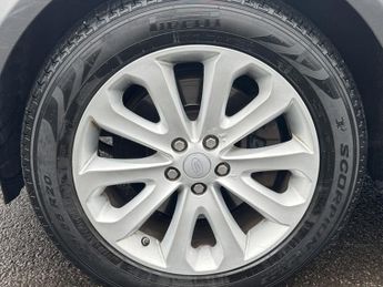 Land Rover Range Rover 3.0 TD V6 Vogue SUV 5dr Diesel Auto 4WD Euro 6 (s/s) (258 ps)