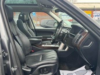 Land Rover Range Rover 3.0 TD V6 Vogue SUV 5dr Diesel Auto 4WD Euro 6 (s/s) (258 ps)