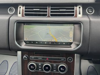 Land Rover Range Rover 3.0 TD V6 Vogue SUV 5dr Diesel Auto 4WD Euro 6 (s/s) (258 ps)