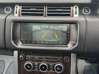 Land Rover Range Rover 3.0 TD V6 Vogue SUV 5dr Diesel Auto 4WD Euro 6 (s/s) (258 ps)