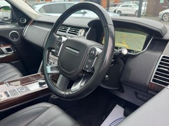 Land Rover Range Rover 3.0 TD V6 Vogue SUV 5dr Diesel Auto 4WD Euro 6 (s/s) (258 ps)