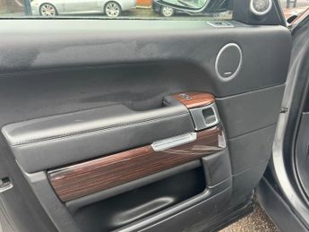 Land Rover Range Rover 3.0 TD V6 Vogue SUV 5dr Diesel Auto 4WD Euro 6 (s/s) (258 ps)