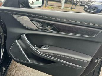 Jaguar XF 2.0 D200 MHEV R-Dynamic HSE Black Sportbrake 5dr Diesel Auto Eur
