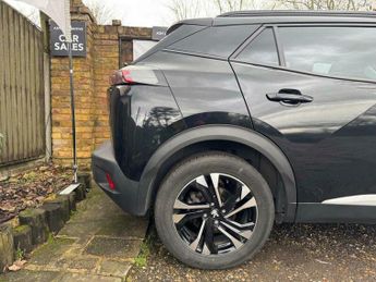 Peugeot 2008 50kWh Allure Premium + Auto 5dr (7kW Charger)