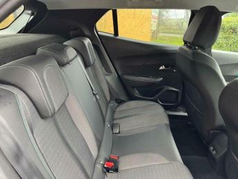 Peugeot 2008 50kWh Allure Premium + Auto 5dr (7kW Charger)