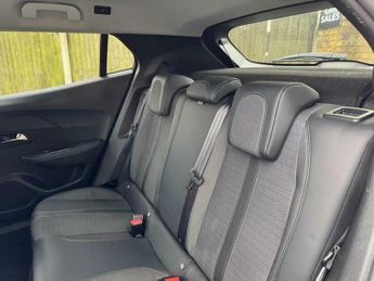 Peugeot 2008 50kWh Allure Premium + Auto 5dr (7kW Charger)