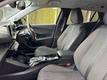 Peugeot 2008 50kWh Allure Premium + Auto 5dr (7kW Charger)