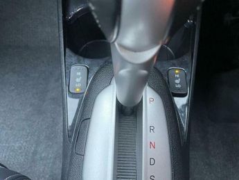Honda Insight 1.3h IMA HS-T Hatchback 5dr Petrol Hybrid CVT Euro 5 (102 ps)