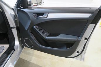 Audi A4 TDI SE QUATTRO 240