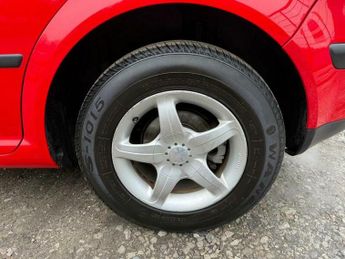 Volkswagen Golf 1.6 S 5dr