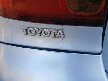 Toyota Yaris VVTI T SPIRIT