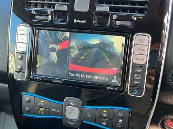 Nissan Leaf 24kWh Tekna Auto 5dr