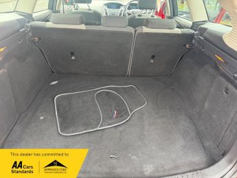 Ford Focus 1.6 Zetec Powershift Euro 5 5dr