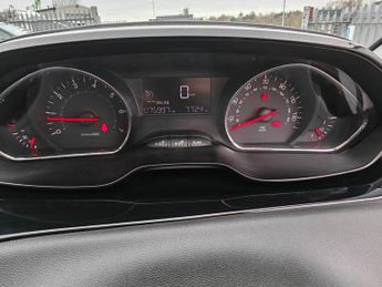 Peugeot 208 STYLE