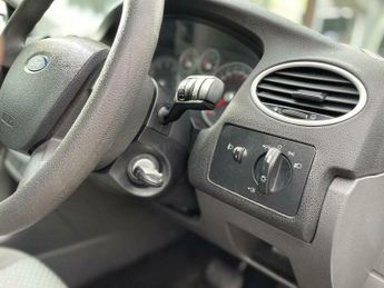 Ford Focus 1.6 LX 5dr