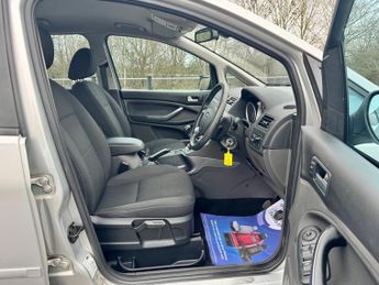 Ford C-Max TITANIUM 136