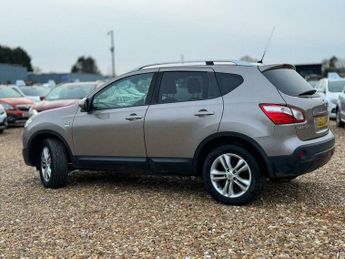 Nissan Qashqai 1.5 dCi n-tec SUV 5dr Diesel Manual 2WD Euro 4 (106 ps)