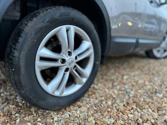 Nissan Qashqai 1.5 dCi n-tec SUV 5dr Diesel Manual 2WD Euro 4 (106 ps)