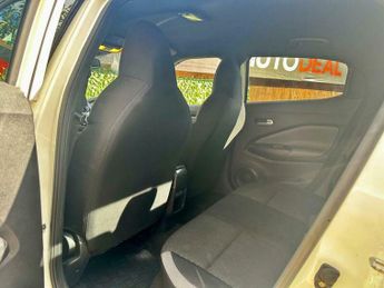 Nissan Juke 1.0 DIG-T N-Connecta DCT Auto Euro 6 (s/s) 5dr