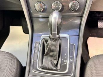 Volkswagen Golf 1.6 TDI SE Nav DSG Euro 6 (s/s) 5dr