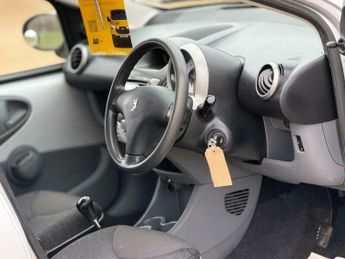Peugeot 107 1.0 12V Urban 2 Tronic Euro 4 5dr
