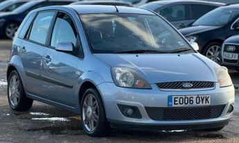 Ford Fiesta 1.6 Ghia 5dr