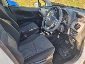 Toyota Yaris VVT-I TR AUTOMATIC