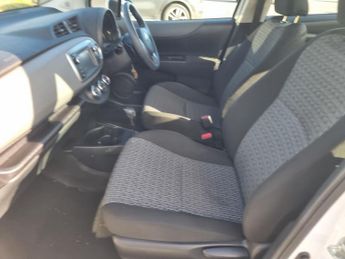 Toyota Yaris VVT-I TR AUTOMATIC