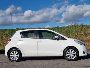 Toyota Yaris VVT-I TR AUTOMATIC