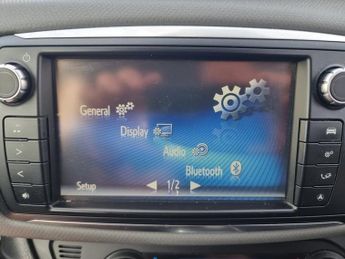 Toyota Yaris VVT-I SPORT M-DRIVE S HYBRID AUTOMATIC