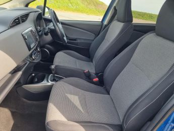 Toyota Yaris VVT-I SPORT M-DRIVE S HYBRID AUTOMATIC