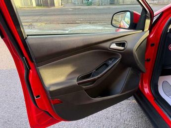 Ford Focus 1.6 Titanium Powershift Euro 6 5dr