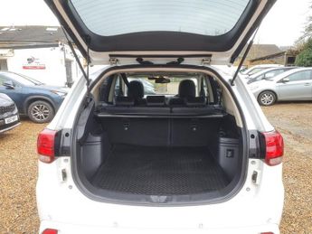 Mitsubishi Outlander PHEV 4HS