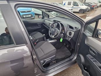 Toyota Yaris VVT-I ICON PLUS