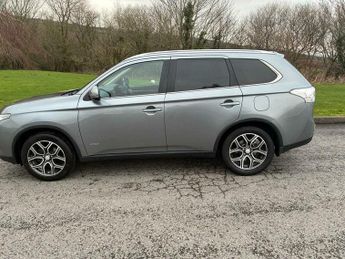 Mitsubishi Outlander DI-D GX 4
