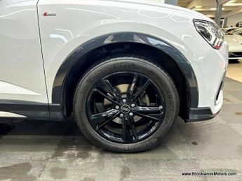 Audi Q3 SPORTBACK TDI QUATTRO S LINE [3X AUDI SERVICES, SAT NAV & REVERS