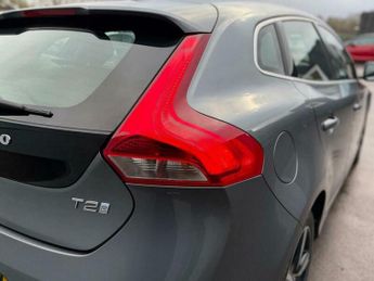 Volvo V40 1.5 T2 R-Design Nav Plus Auto Euro 6 (s/s) 5dr