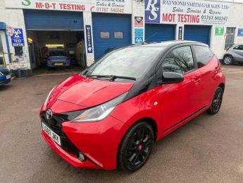 Toyota AYGO 1.0 VVT-i x-cite 4 Red Bi-Tone Euro 6 5dr