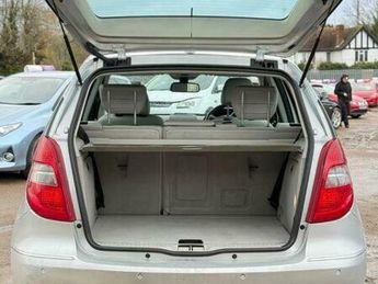 Mercedes-Benz A Class 1.5 A160 Elegance SE Hatchback 5dr Petrol CVT (162 g/km, 95 bhp)