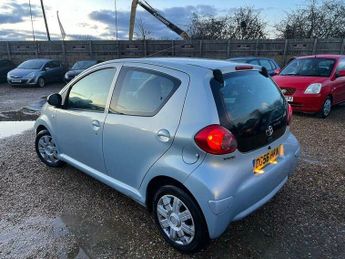 Toyota AYGO 1.0 VVT-i + MultiMode Euro 4 5dr